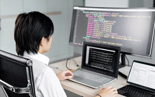 阳春 ,php声明和调用变量的符号是什么？